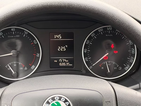 Škoda Octavia Ambition 1.6 MPi 75kW - foto 17