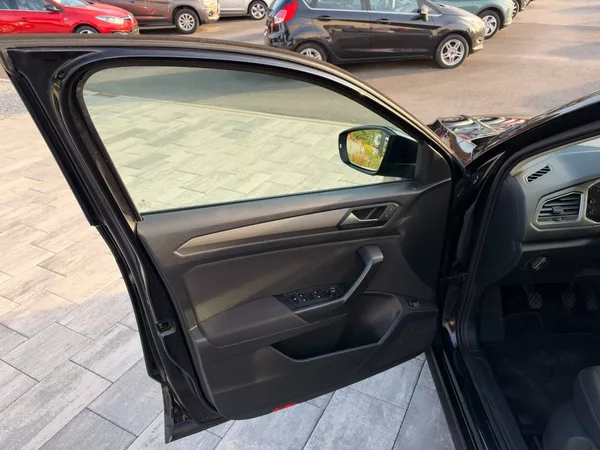 Volkswagen T-Roc Design 1.0 TSI 81kW - foto 10
