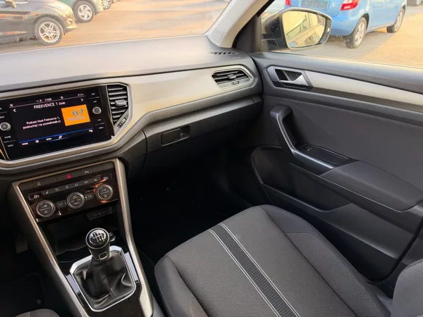 Volkswagen T-Roc Design 1.0 TSI 81kW - foto 16