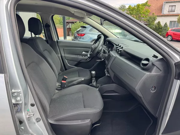 Dacia Duster 1.3 TCe Essential 96kW - foto 23