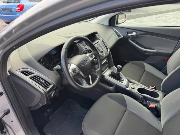 Ford Focus Trend 1.6 Ti-VCT - foto 11