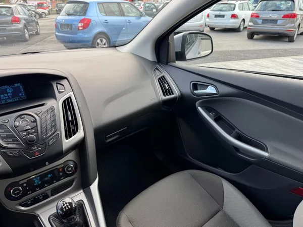 Ford Focus Trend 1.6 Ti-VCT - foto 15