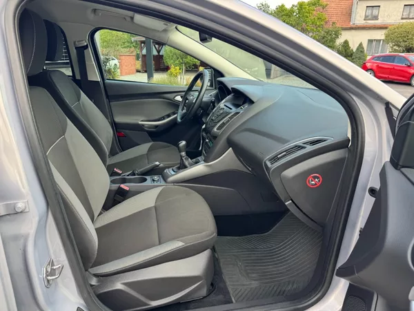 Ford Focus Trend 1.6 Ti-VCT - foto 26