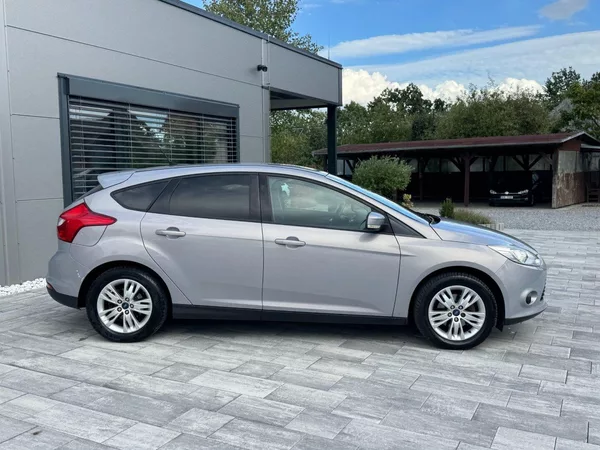 Ford Focus Trend 1.6 Ti-VCT - foto 4