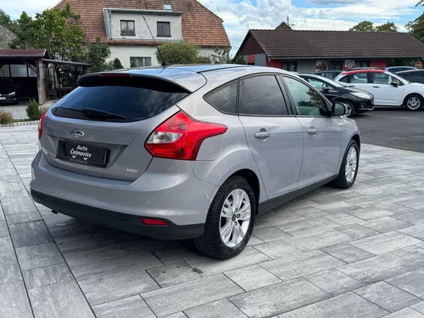 Ford Focus Trend 1.6 Ti-VCT - foto 5