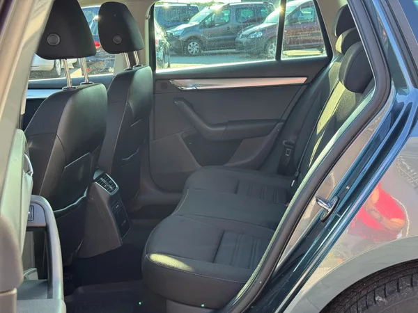 Škoda Octavia Style 1,0 TSI 85 Kw - foto 13