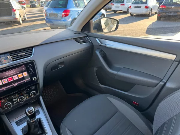Škoda Octavia Style 1,0 TSI 85 Kw - foto 15