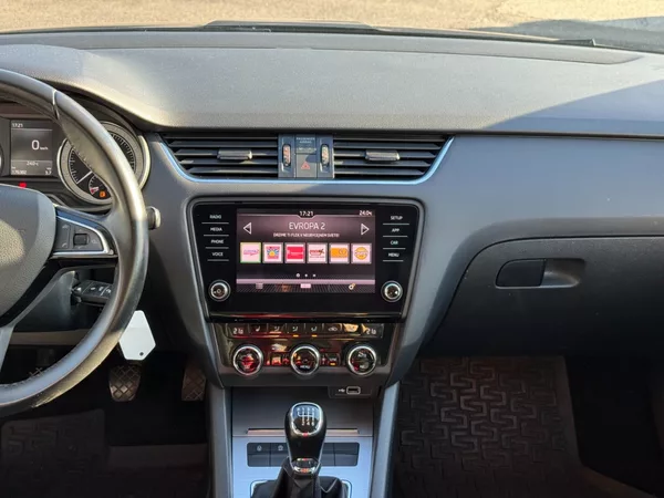 Škoda Octavia Style 1,0 TSI 85 Kw - foto 19