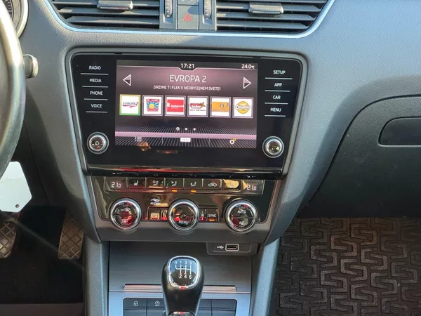 Škoda Octavia Style 1,0 TSI 85 Kw - foto 20