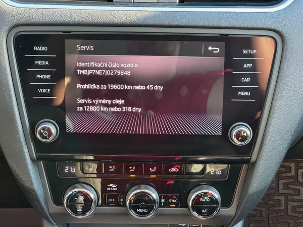 Škoda Octavia Style 1,0 TSI 85 Kw - foto 22