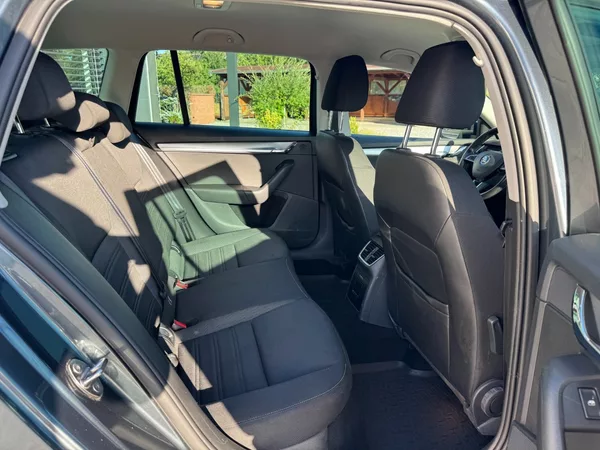Škoda Octavia Style 1,0 TSI 85 Kw - foto 25