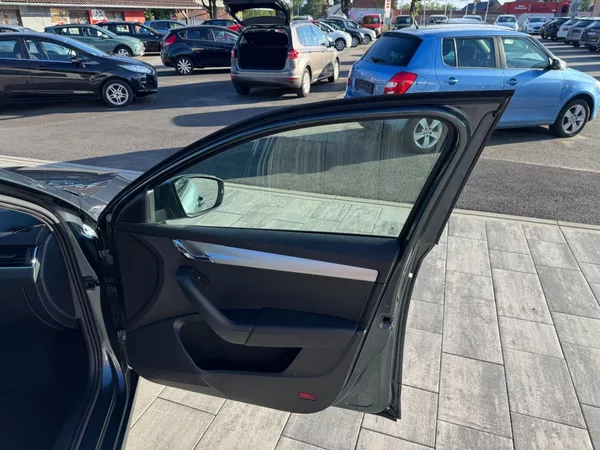 Škoda Octavia Style 1,0 TSI 85 Kw - foto 26