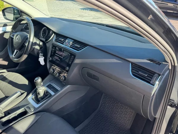 Škoda Octavia Style 1,0 TSI 85 Kw - foto 28
