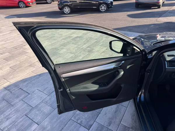 Škoda Octavia Style 1,0 TSI 85 Kw - foto 9