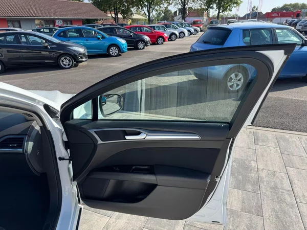 Ford Mondeo 1.5 TDCi 88kW Titanium - foto 26