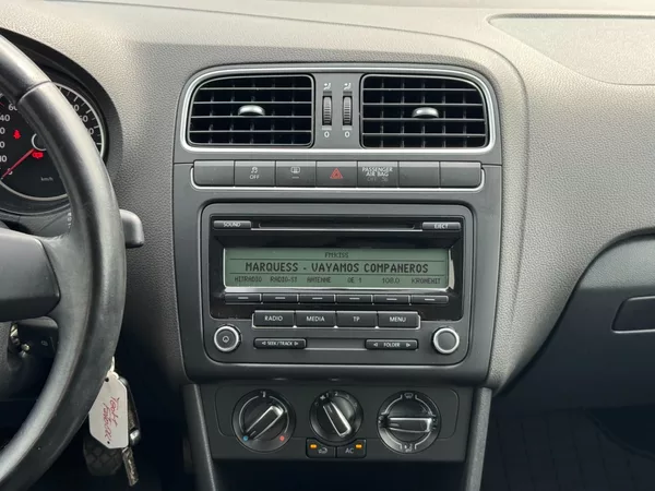 Volkswagen Polo 4Friends 1.2i 44kW - foto 19