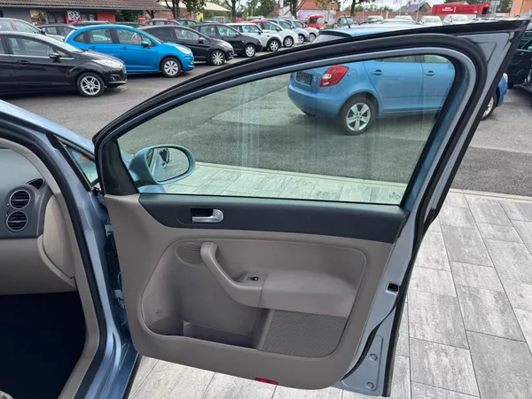 Volkswagen Golf Plus Rabbit 1.2 TSI 63kW - foto 25