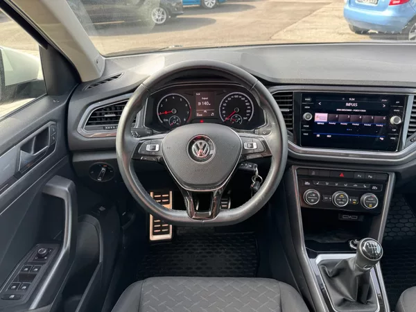 Volkswagen T-Roc IQ. DRIVE 1,5 TSI 110 KW - foto 16