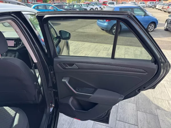 Volkswagen T-Roc IQ. DRIVE 1,5 TSI 110 KW - foto 27
