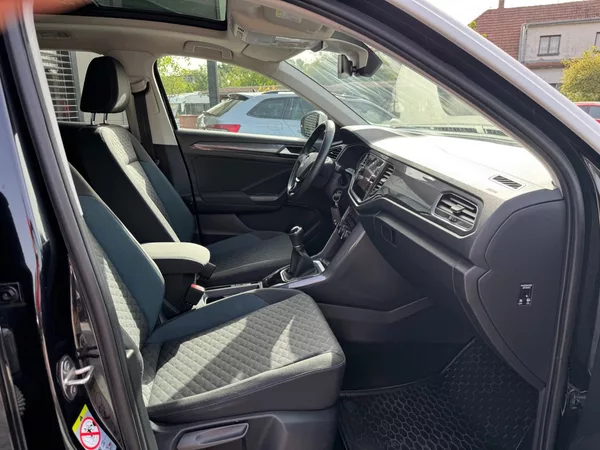 Volkswagen T-Roc IQ. DRIVE 1,5 TSI 110 KW - foto 30