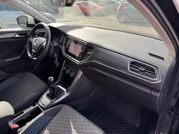 Volkswagen T-Roc IQ. DRIVE 1,5 TSI 110 KW - foto 31