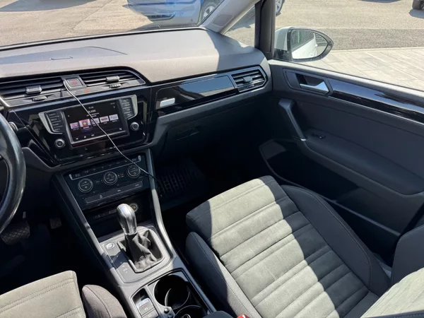 Volkswagen Touran Comfortline 2.0 TDI 110kW DSG - foto 16