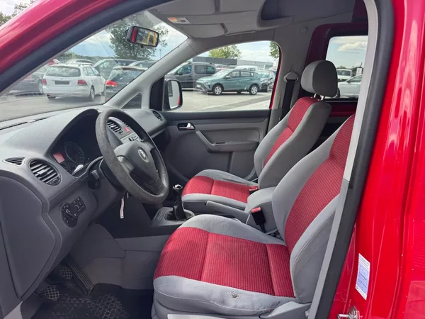 Volkswagen Caddy Life Family 1.4i 59kW - foto 10