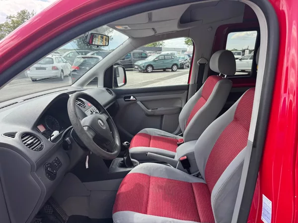 Volkswagen Caddy Life Family 1.4i 59kW - foto 11