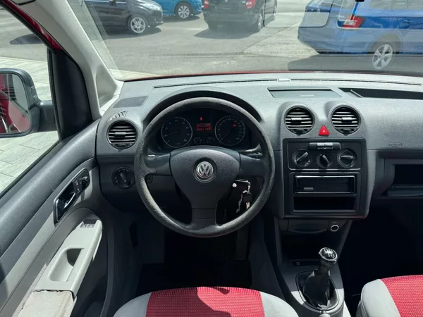 Volkswagen Caddy Life Family 1.4i 59kW - foto 13