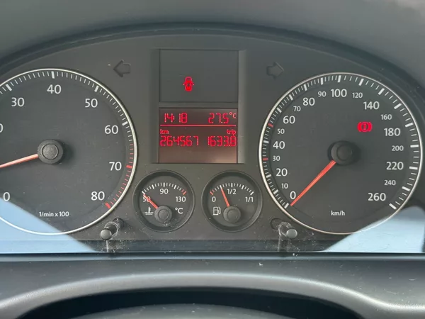Volkswagen Caddy Life Family 1.4i 59kW - foto 23