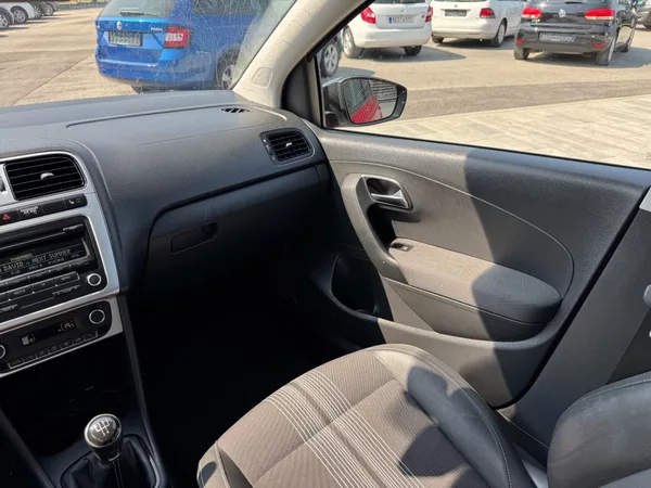 Volkswagen Polo 1.2 TSI MATCH 66kW - foto 14