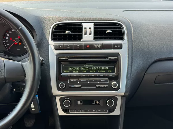 Volkswagen Polo 1.2 TSI MATCH 66kW - foto 18