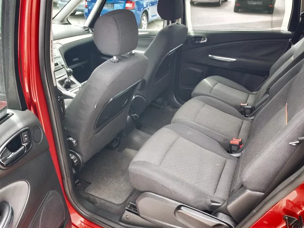 Ford Galaxy 2,0 TDCi 103 Kw Ghia 7 míst - foto 11