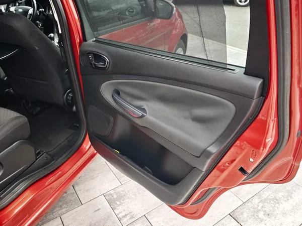 Ford Galaxy 2,0 TDCi 103 Kw Ghia 7 míst - foto 15