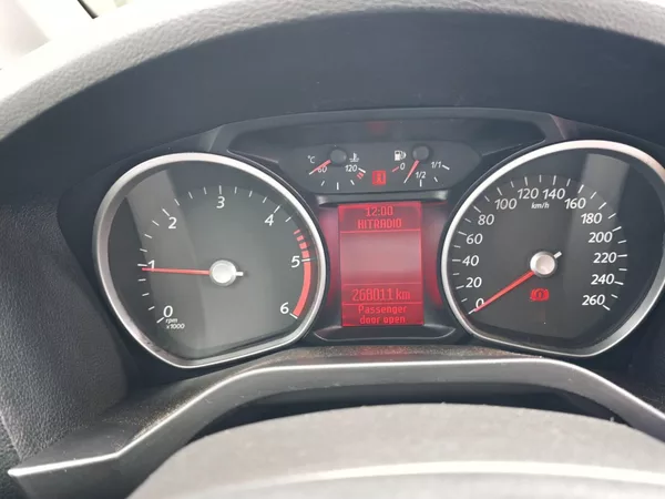 Ford Galaxy 2,0 TDCi 103 Kw Ghia 7 míst - foto 24