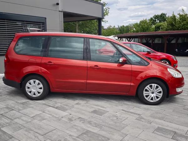 Ford Galaxy 2,0 TDCi 103 Kw Ghia 7 míst - foto 4