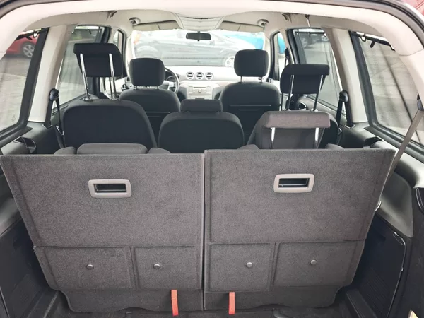 Ford Galaxy 2,0 TDCi 103 Kw Ghia 7 míst - foto 9