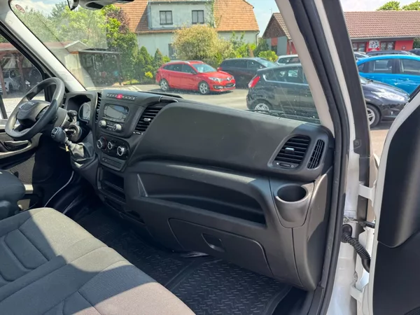 Iveco Daily 2,3 JTD 115 KW 35S16 - foto 18