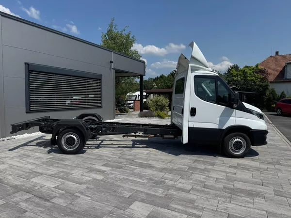 Iveco Daily 2,3 JTD 115 KW 35S16 - foto 4