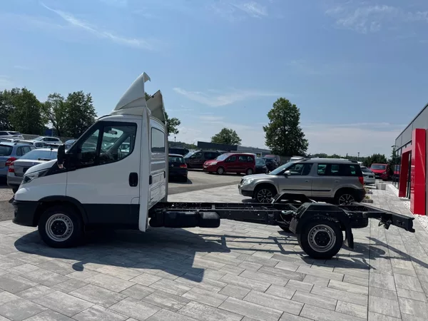 Iveco Daily 2,3 JTD 115 KW 35S16 - foto 7