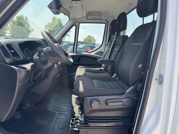 Iveco Daily 2,3 JTD 115 KW 35S16 - foto 9