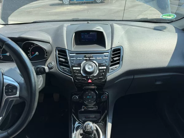 Ford Fiesta Titanium 1.0 EcoBoost 92kW - foto 26