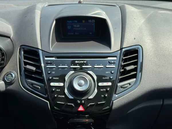 Ford Fiesta Titanium 1.0 EcoBoost 92kW - foto 27