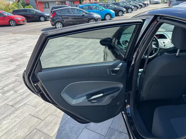 Ford Fiesta 1.25i 44kW - foto 12