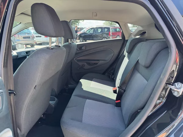 Ford Fiesta 1.25i 44kW - foto 13