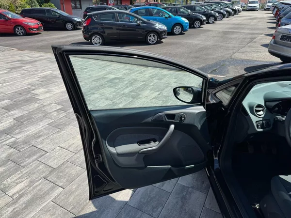 Ford Fiesta 1.25i 44kW - foto 9