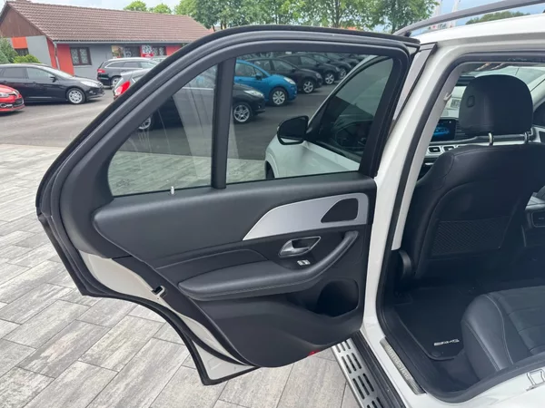 Mercedes-Benz GLE 350D AMG Line 4Matic - foto 12