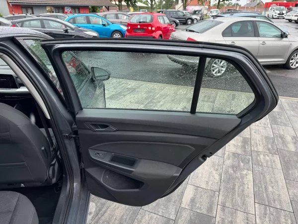 Volkswagen Golf Edition 1.5 TSI 96kW - foto 24