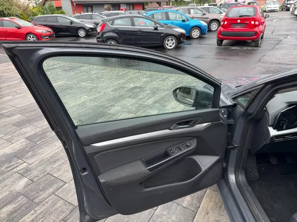Volkswagen Golf Edition 1.5 TSI 96kW - foto 9