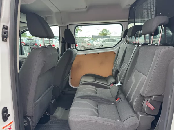 Ford Transit Connect 1,6 Tdci 70 Kw L2H1 5 Míst - foto 12